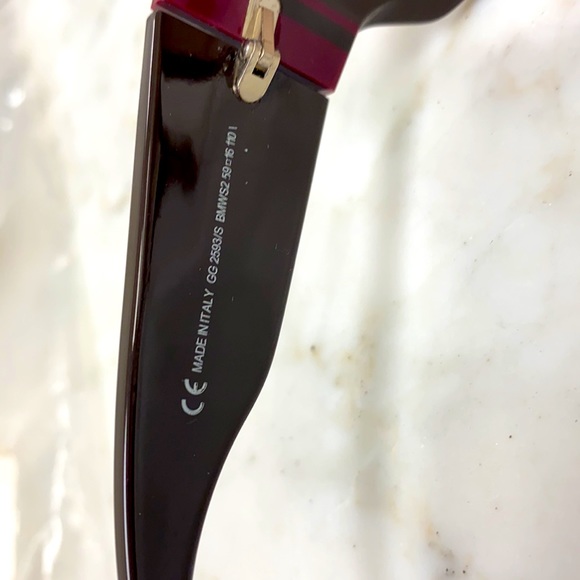 Authentic Sunglasses by Gucci - Picture 4 of 5